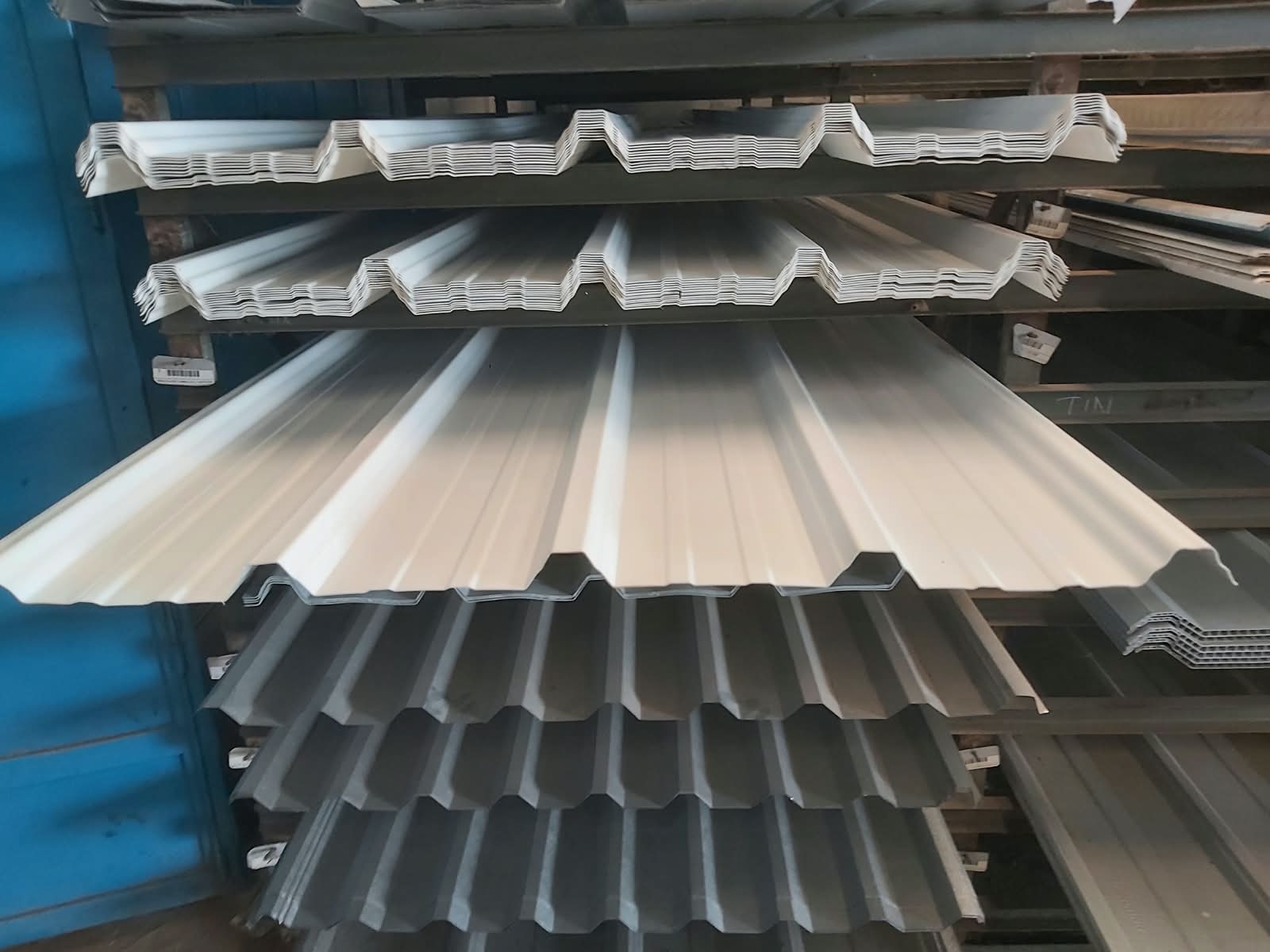 ATAP SUPREME LITE PUTIH 8MM X 4 MTR